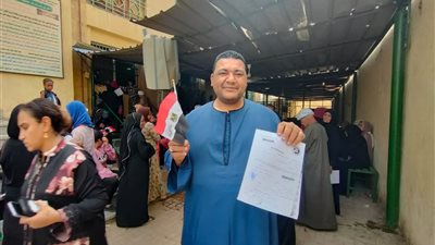 إقبال كبير من أهالى الأقصر لتحرير توكيلات تأييد للرئيس السيسى