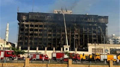 وزير الداخلية يتفقد آثار حريق مبنى مديرية أمن الإسماعيلية