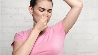 7 نصائح لعلاج رائحة الإبط منزليا