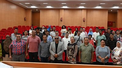 كلية الحاسبات والذكاء الاصطناعي ترحب بطلابها الجدد بالغردقة