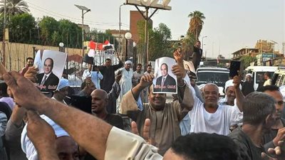 تحيا مصر وبنحبك يا سيسي هتافات أهالى أسوان لتأييد الرئيس
