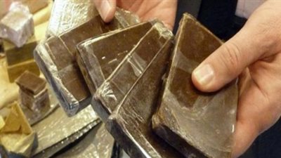 استغل سيارة زوجته لتجارة الحشيش وضبط بحوزته 10 كيلو