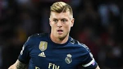 توني كروس يدخل نادى المائة فى قمة نابولى وريال مدريد