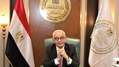 حجازي يوقع قرارات تعيين الناجحين في مسابقة ال30 الف معلم