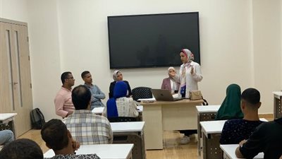 طلاب التكنولوجيا بجامعة طيبة بالأقصر يناقشون التدريبات الصيفية