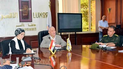 محافظ الأقصر يترأس إجتماع الشبكة الموحدة لمواجهة الأزمات والكوارث