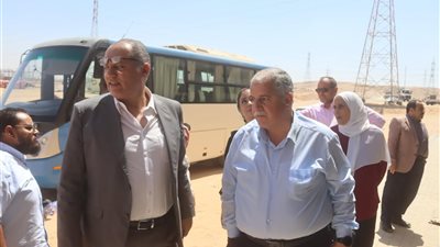 الإسكان : بحث إعادة تخطيط محاور الخدمات ومستويات الإسكان بالعاشر