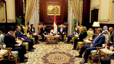 رئيس الشيوخ يستقبل رئيس الجمعية الوطنية بكوريا الجنوبية