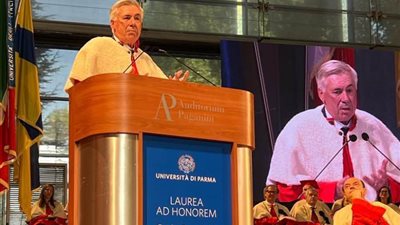 مدرب ريال مدريد يحصل على الدكتوراه الفخرية من جامعة بارما - شاهد