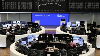 أسهم أوروبا تمحو مكاسبها بعد بيانات التضخم الأميركية