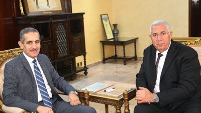 القصير و رحمي يبحثان موقف المشروعات الزراعية واستغلال الأصول بالغربية