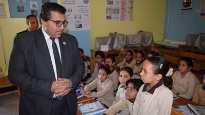 مدير تعليم جنوب سيناء يتابع مدرسة الشهيد عصام عبد الكريم زينة