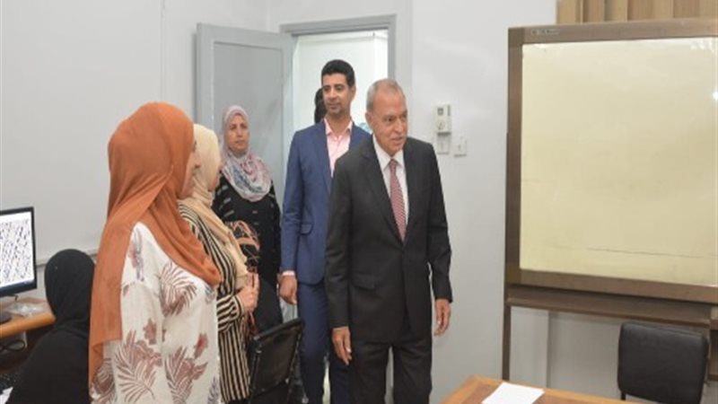 محافظ القليوبية.