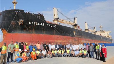 ميناء العريش يستقبل السفينة STELLAR EAGLE لتصدير 40ألف طن ملح لكينيا