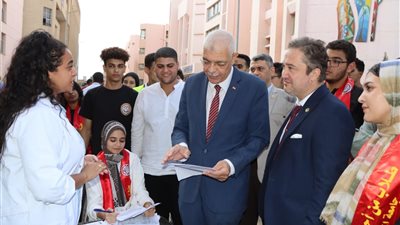 القاصد : تسابق الطلاب للتبرع بالدم تضامناً مع الشعب الفلسطينى