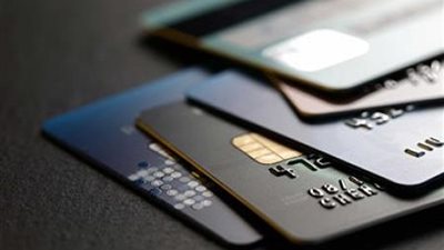 التفاصيل الكاملة لقرارات البنك المركزي بشأن البطاقات الإئتمانية