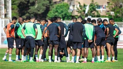 أوسوريو يجتمع بلاعبي الزمالك.. وعبدالهادي يقدم تقريرا فنيا