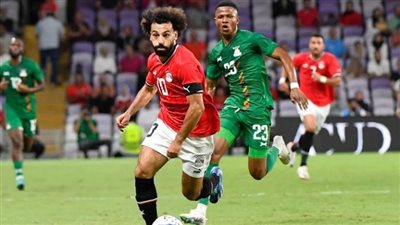 مصر ضد الجزائر.. تعادل سلبى وطرد محمد هانى.. ملخص الشوط الأول