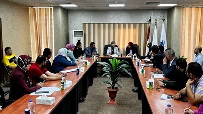 أسماء مخلوف وناهد يوسف تستعرضان موقف قطع الأراضى الصناعية بعتاقة