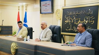 محافظ السويس في مؤتمر البناء الثقافي لأئمة السويس