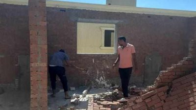 جهاز الشيخ زايد يزيل 3 مخالفات سكنية ويحول الملاك للنيابة.. صور