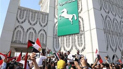 رجال الدين والاحزاب يعتلون منصة ميدان الزقازيق
