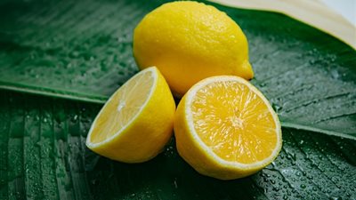 3 استخدمات للتنظيف بعصير الليمون..تعرف عليها
