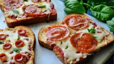 طريقة عمل بيتزا التوست