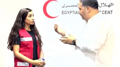 دينا الشربينى تشارك فى التطوع مع الهلال الاحمر لاجل غزة
