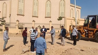 رئيس جهاز مدينة العبور يوجه بسرعة الانتهاء من مشروعات المياه