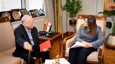 وزيرة الهجرة تستقبل الخبير العالمي في مجال تحلية المياه