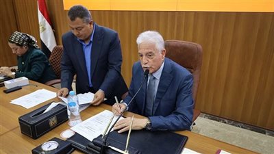 محافظ جنوب سيناء يصدق على 33 قرارًا لحالات تصالح على مخالفات البناء بـ3 مدن