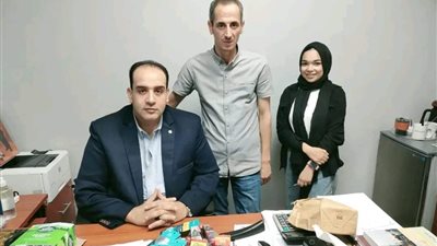 جمارك المطار تحبط تهريب سجائر إلكترونية بداخلها مواد مخدرة