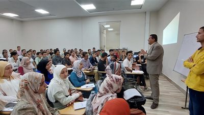 رئيس جامعة بني سويف التكنولوجية يتفقد تجهيزات المعامل