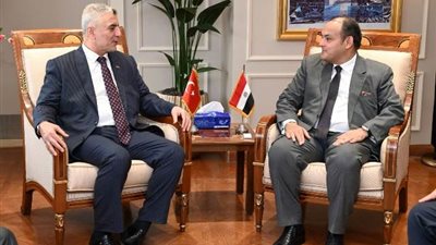 وزير التجارة يبحث مع نظيره التركي التعاون الاقتصادي بين البلدين