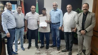 جهاز الشروق يكرم أحد السكان ويمنحه شهادة تقدير..والسبب مفاجأة صور