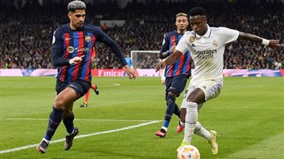 ريال مدريد يتفوق على برشلونة بـ 