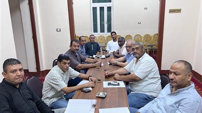 أمانة المشروعات الصغيرة والمتوسطة بقنا تعقد اجتماعا موسعا