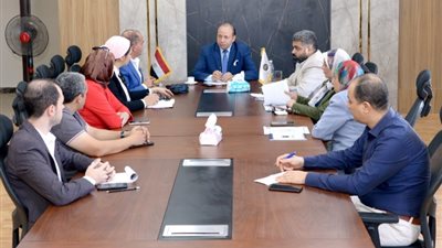 رئيس جامعة المنصورة الأهلية يتفقد العملية الدراسية والسكن الطلابى