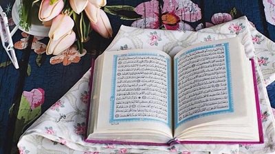 د.على جمعة قراءة الامام من المصحف في الصلاة جائزه