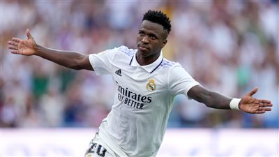 رسميا.. ريال مدريد يعلن تمديد عقد فينيسيوس