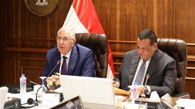 أمنة والقصير يتابعان الإجراءات اللازمة لمنع التعديات على الأراضى