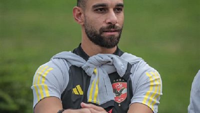 استبعاد 9 لاعبين من قائمة الأهلي أمام صن داونز.. أبرزهم السولية