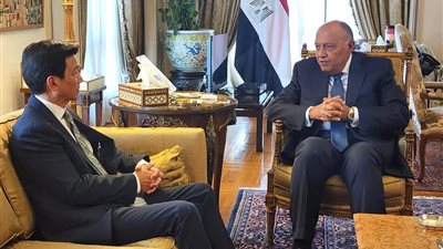 وزير الخارجية يلتقي وزير خارجية تايلاند في القاهرة