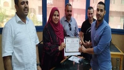 تكريم الإدارات الأعلى أداء في أعمال صحة البيئة بالقليوبية.. صور