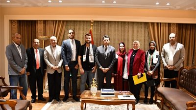 وزير الرياضة يلتقي الوفد الفلسطيني المُشارك بسفينة النيل للشباب العربي