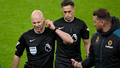 معاقبة الحكم أنتوني تايلور بسبب مباراة ولفرهامبتون ونيوكاسل
