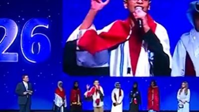 نور الدين يهنئ صاحب المركز الثاني بمسابقة التحدى القراءة العربي