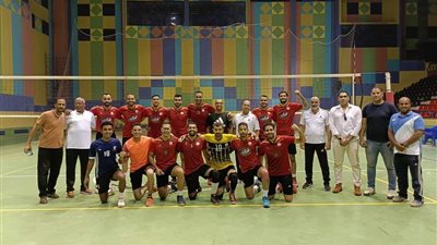 فوز فريق المنيا للكرة الطائرة على فريق قارون في أولي جولات