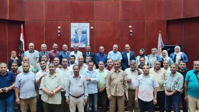 رضوان: جهاز بدر يكرم عمار مندور على مجهوداته فى المدينة.. بالصور
